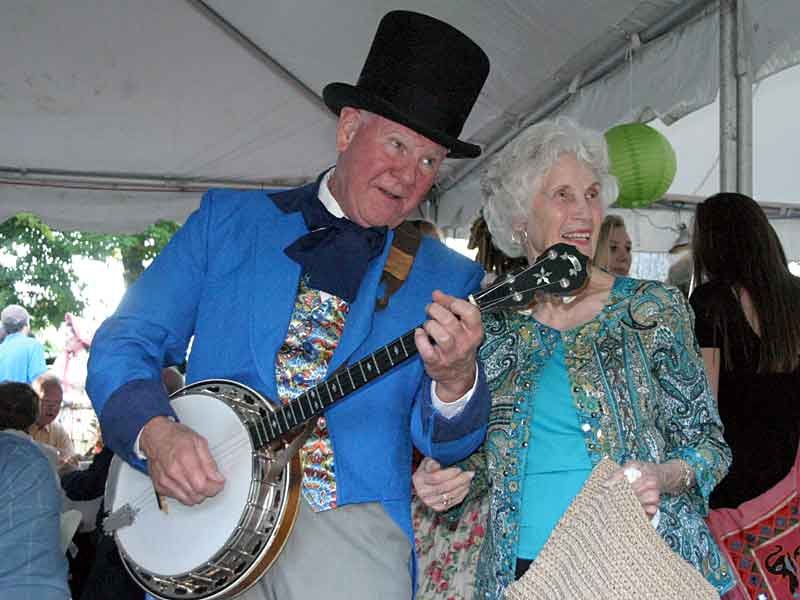 Stephen Foster Story kicks-off 56th season with a night under the stars
