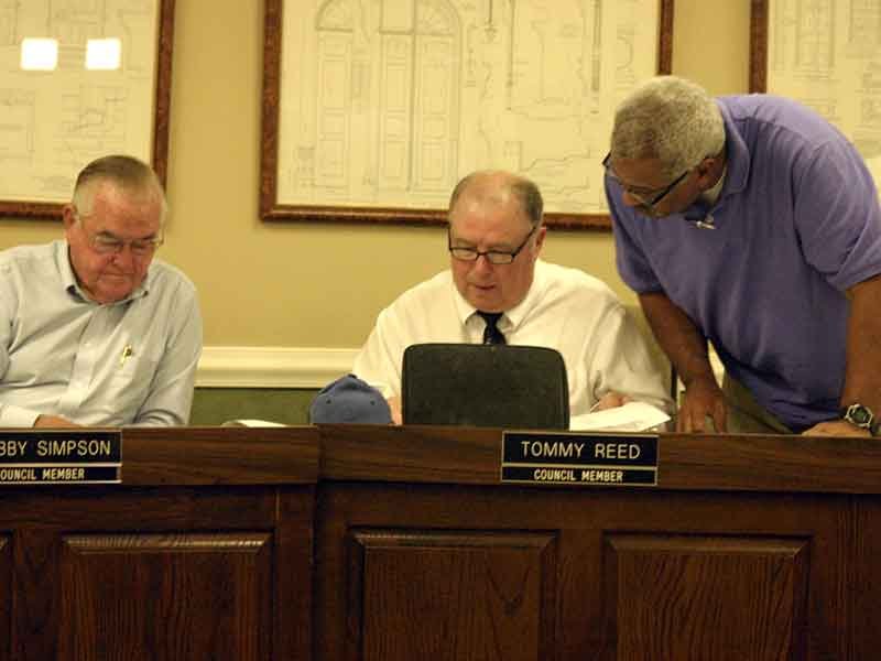 Council votes to cancel, renegotiate recreation & 911 funding agreements