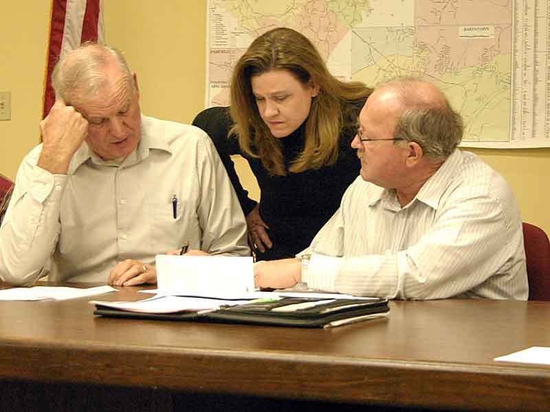 Court OKs zoning, paving requests; clerk asks voters to check polling locations