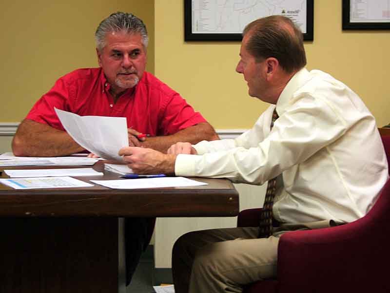 Fiscal court approves zoning requests, discusses late-season paving projects