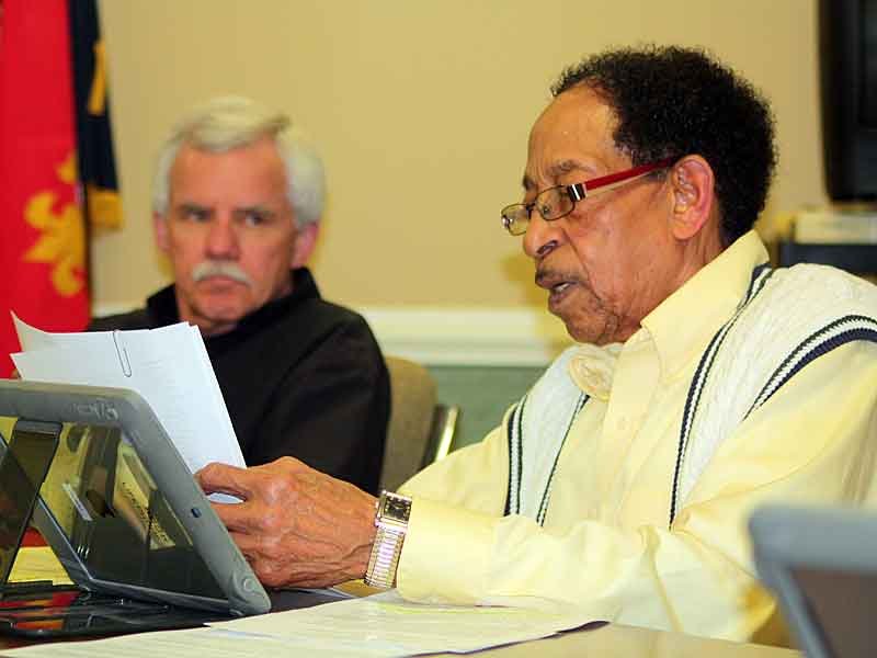 Council finalizes Itsuwa KY deal; discusses agenda, meeting procedures