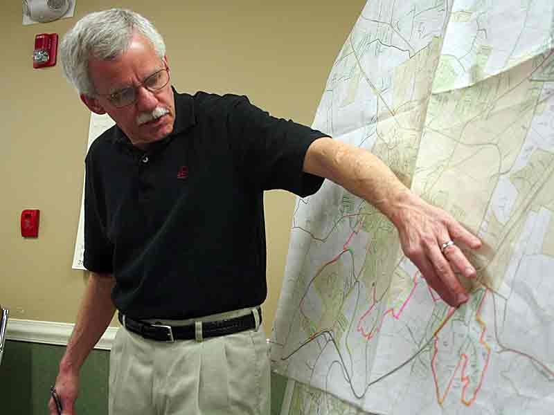 Mayor asks committee to drop warehouses, start over on annexation plan