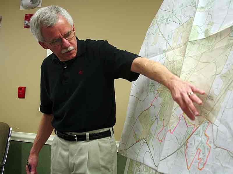 Chairman to work one-on-one with City Hall staff on Maywood annexation