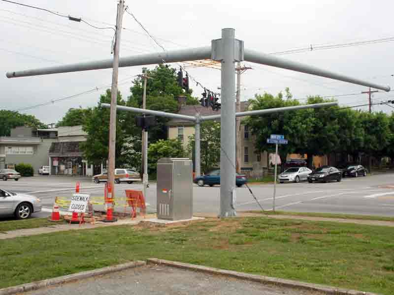 Bardstown mayor: Unsightly traffic signal support poles coming down soon